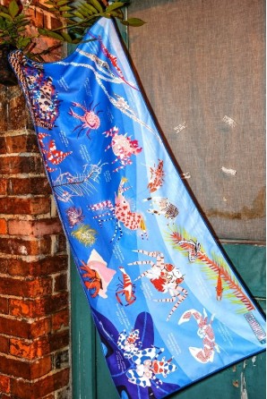 Crustaceans pattern towel Medium Blue